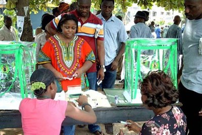 Voting in Lagos during the 2007 gubernatorial and state elections - democracy - voting vote electoral election.