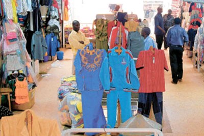 Un magasin de vêtements à Kampala