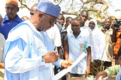 People Democratic Party's Idris Wada Cast his vote at Local Government in Kogi State