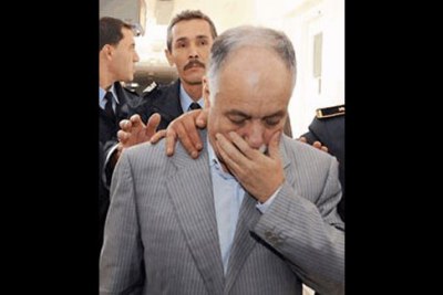 Baghdadi Mahmoudi, ancien premier ministre de Khadafi qui s'était réfugié en Tunisie n'aura que ses larmes pour pleurer son extradition vers la Libye