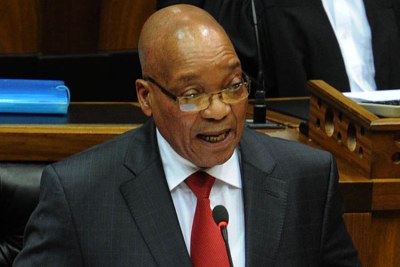 Le président Jacob Zuma s'adressant aux membres du Parlement.