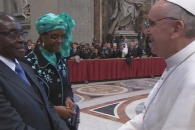 Zimbabwean President Robert Mugabe and his wife Grace met Pope Francis at his inauguration in Rome (file photo).