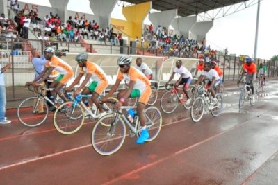 Des cyclistes ivoiriens au Tour de Côte d'Ivoire 2013