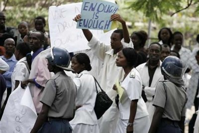 Zimbabwe nurses strike (file photo).