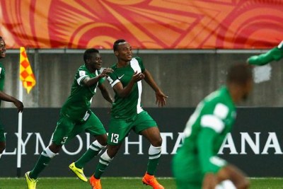 Équipe du Nigeria jubilant après un but en coupe du Monde U2O FIFA 2015