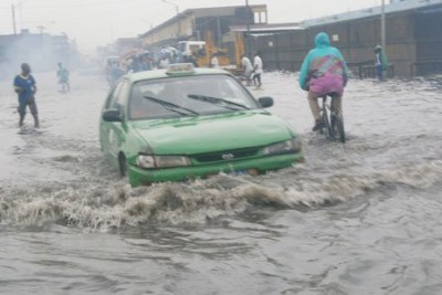 Les rues d'Abidjan-Koumassi  inondées par la pluie du 22 juin 2015
