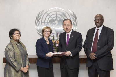 Le Secrétaire général, Ban Ki-moon, reçoit le rapport du Groupe d’experts chargé d’enquêter sur des allégations d’abus sexuels par des forces militaires étrangères en République centrafricaine