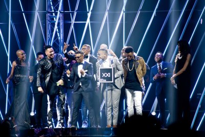 Some of the winners at the 2015 South African Music Awards (SAMAs) celebrate their victory on stage (file photo).
