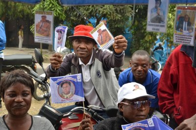 Des militants de l'UDPS se préparent pour le retour d'Etienne Tshisekedi annoncé pour le 27 juillet 2016.