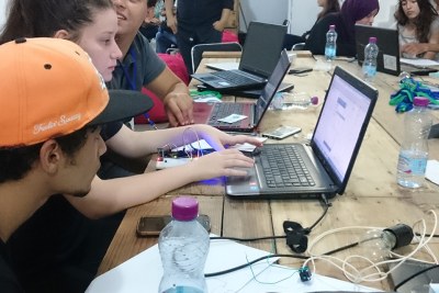 During a two-day program, the Sylabs Youth Academy in Algeria covered a range of topics, including basic programming, virtual reality, the Arduino open-source software, cybersecurity, design thinking and graphic design