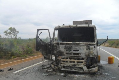 Département du Pool - Véhicules incendiés sur la route lourde Brazzaville-Pointe-Noire