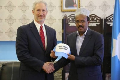 New President of Somalia Mohamed Abdullahi Farmajo and he US ambassador to Somalia Stephan Schwartz.