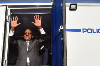 Jacob Zuma greets at Elsies River