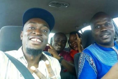 Deux humoristes célèbres au Togo, Folo et Agbasco Wiyao