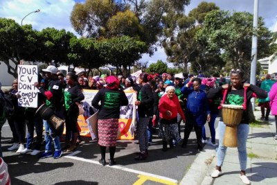 Women farm workers march in Cape Town to the provincial legislature (file photo).