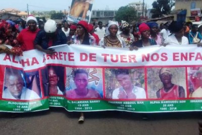 Des femmes de l’opposition guinéenne manifestent devant le ministère de la justice pour demander justice