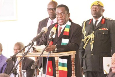 President Emmerson Mnangagwa addresses bankers and captains of industry and commerce during a breakfast meeting at State House in Harare on October 29, 2018.