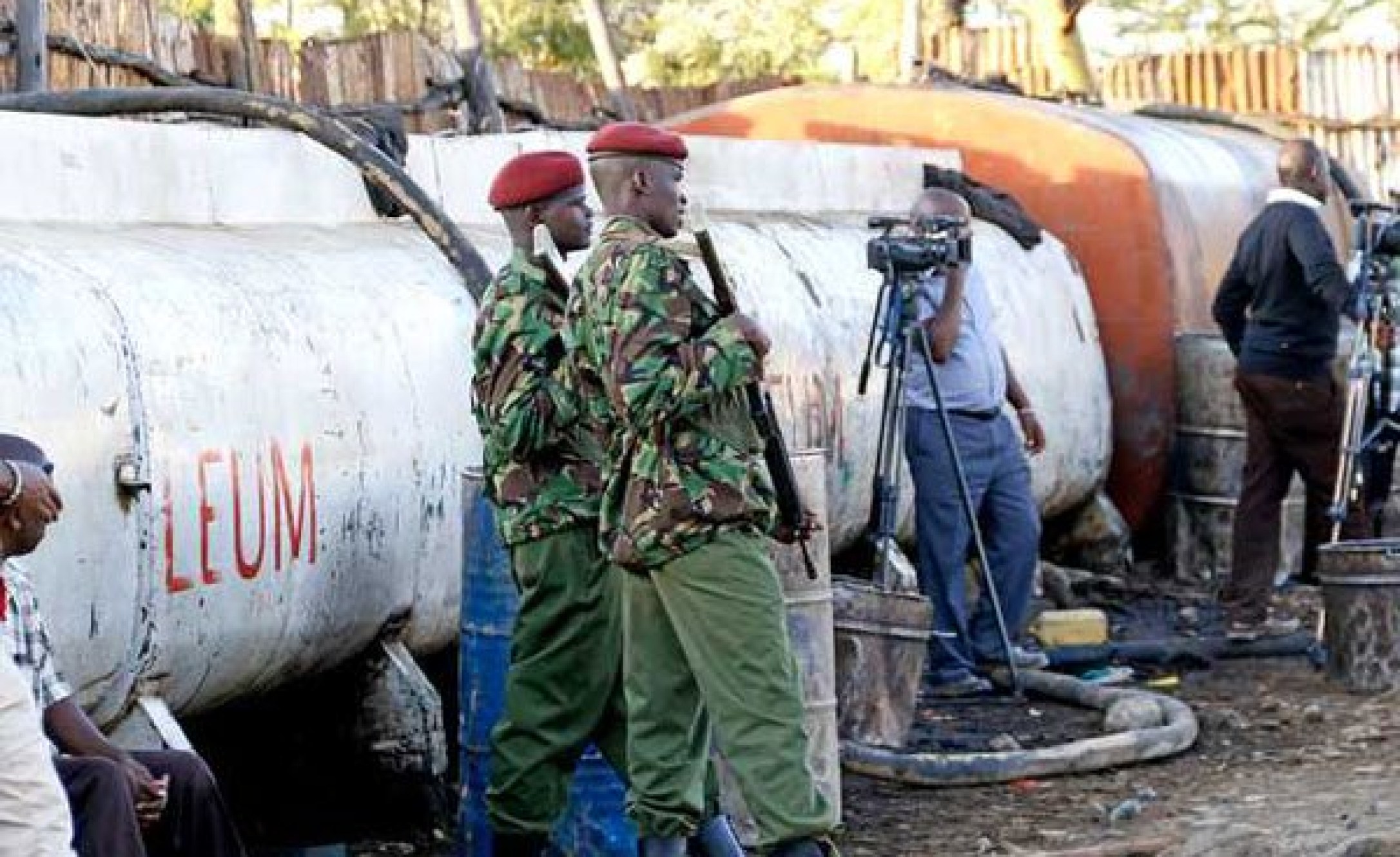 Kenya Fuel Siphoning on Highway Blamed on Police and Cartels