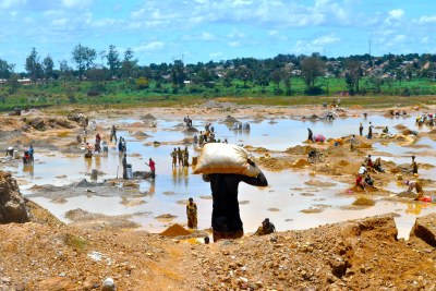 Une mine artisanale en Afrique