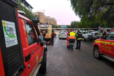 ER24 and other services are on scene at a hotel in Centurion CBD where approximately 70 people are trapped.