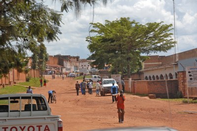 Une scène de rue à Gitega au Burundi.
