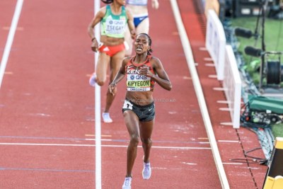 Faith Kipyegon leading the race at the World Championships in Oregon (file photo).
