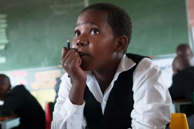 Depuis 1994, l'Afrique du Sud a fait de grands progrès dans la réalisation du droit à l'éducation, en mettant rapidement en place un système éducatif efficace, accessible et de qualité pour les enfants et les adolescents.